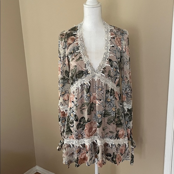 For Love And Lemons Dresses & Skirts - For Love & Lemons Luciana swing dress lined